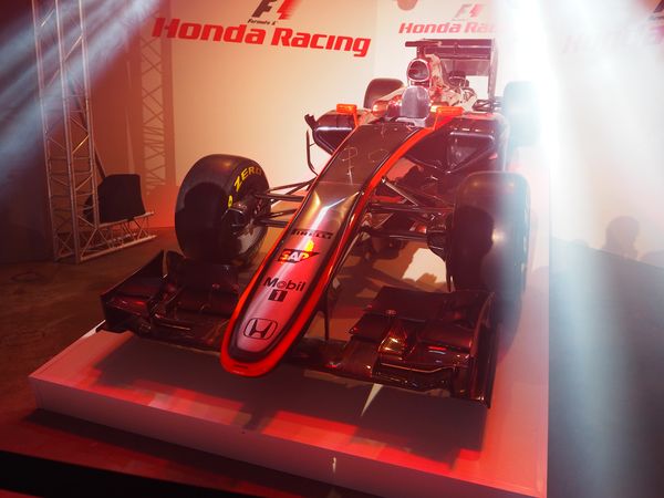 McLaren Honda.​