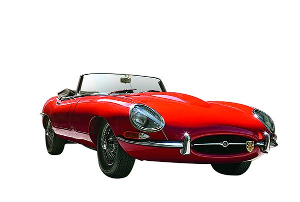 Adamsin valitsema klassikko: Jaguar E-type. "Sen muoto vetoaa suoraan tunteisiin. Yksi niistä autoista, jonka olisin mieluusti piirtänyt itse. Taideteos."​​