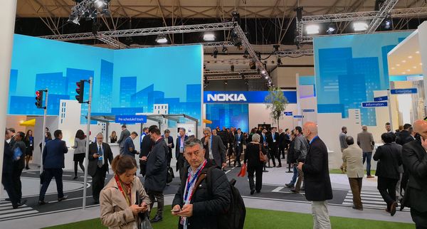 Nokian Mobile World Congress -messuosasto on rakennettu kaupungin malliin. Tarkoituksena on esitellä 5G:n ja muiden uusien teknologioiden erilaisia vaikutuksia jokapäiväiseen elämään.
