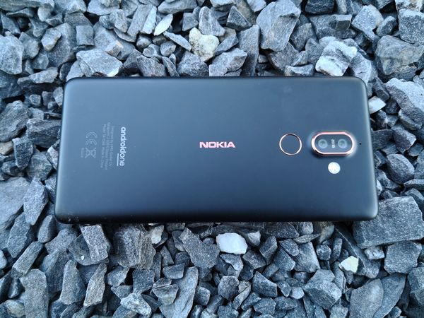 Nokia 7 Plussassa alumiini on pinnoitettu poikkeavalla tavalla.