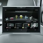 MMI-viihde/tietojärjestelmiä voi komentaa kätevästi kosketusalustan avulla. Yhdessä äänikomentojen kanssa navigointi auton lukuisissa valikoissa on helppoa.