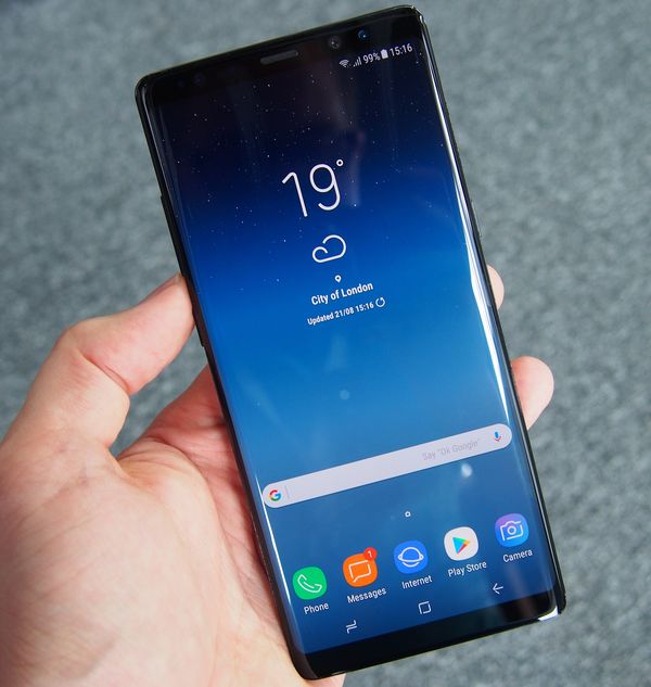 Galaxy Note8:ssa on 6,3 tuuman Infinity Display -näyttö.